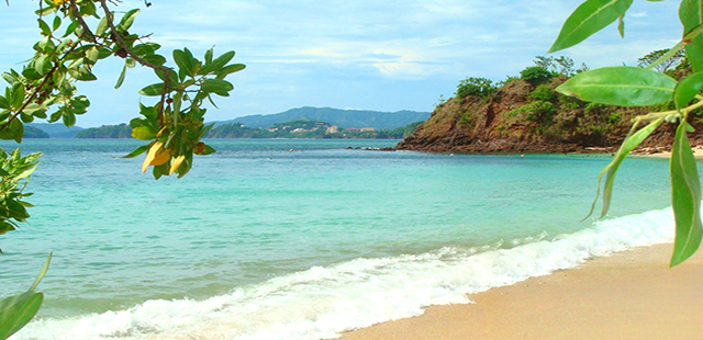 Costa Rican beach by Arturo Sotillo